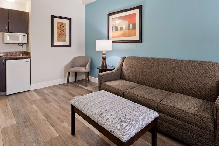 Best Western Plus Ambassador Suites Venice