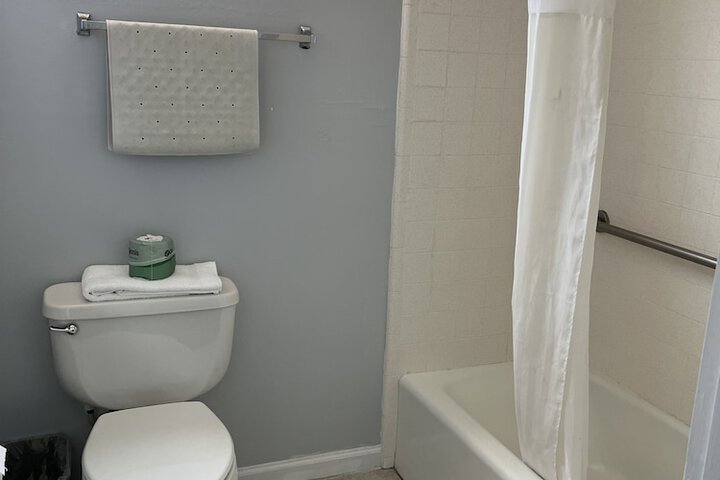 Room 18 of 28