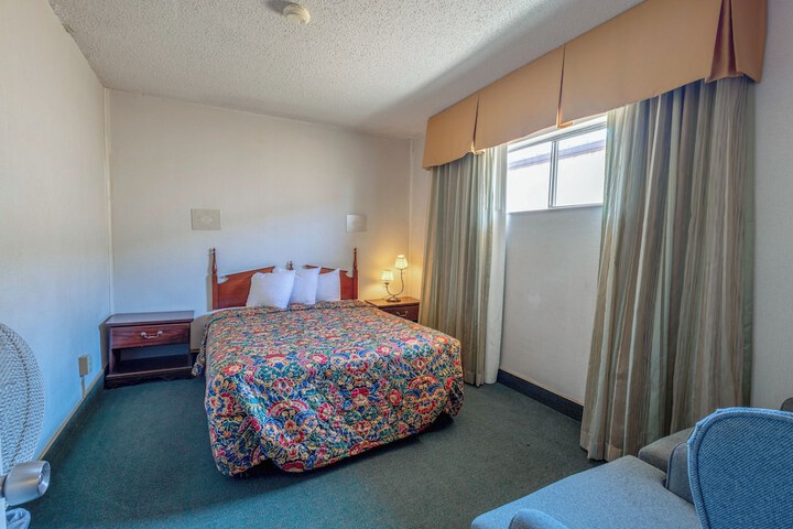 Room 54 of 68