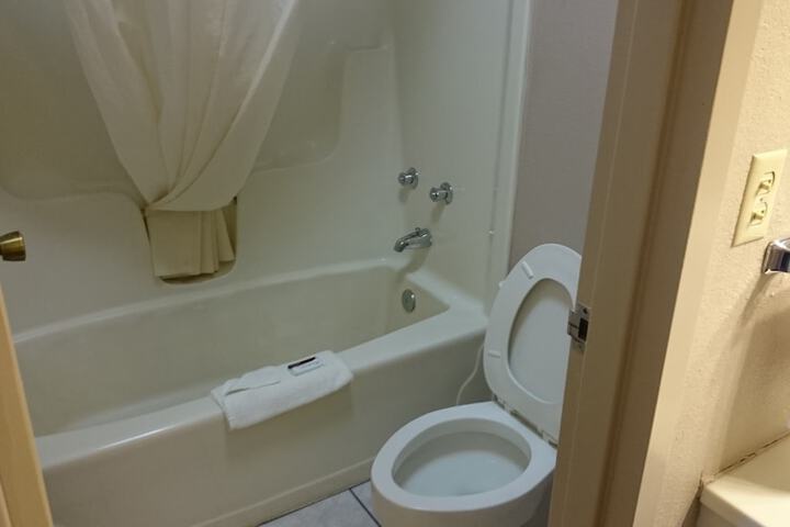 Room 21 of 33