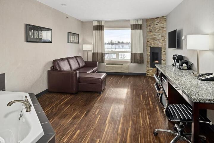 Home Inn & Suites Swift Current