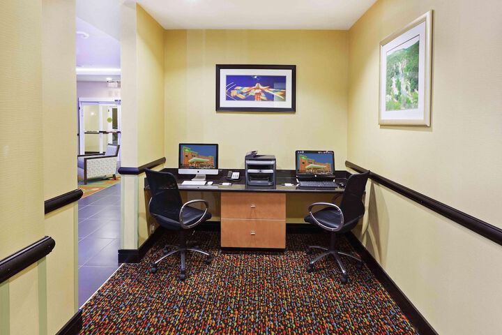 Business Center 34 of 34