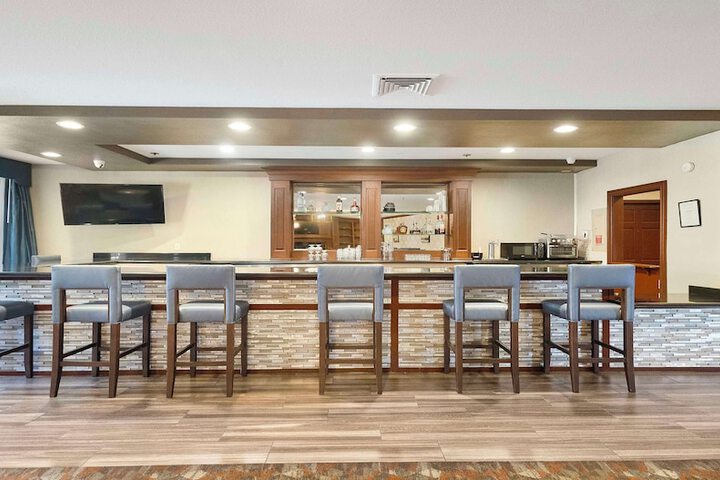 Best Western Plus Heritage Inn