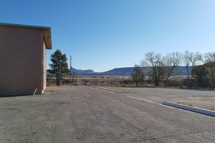 Leisure Lodge Motel