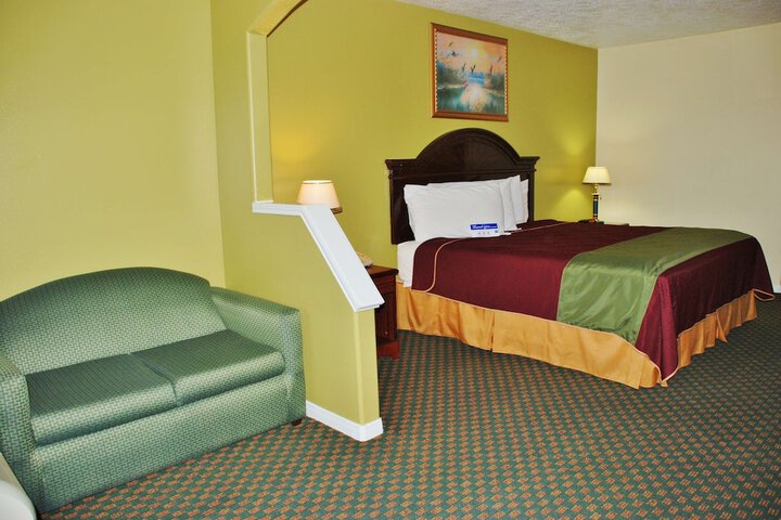 Room 11 of 23
