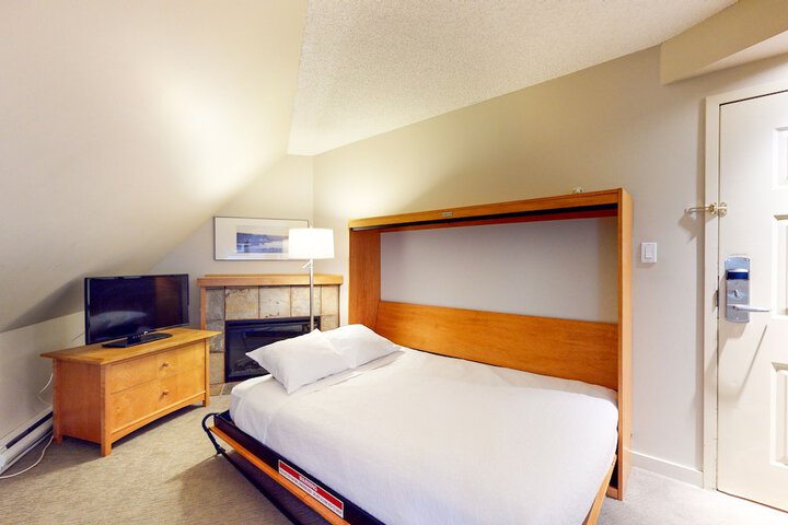 Whistler Peak Lodge