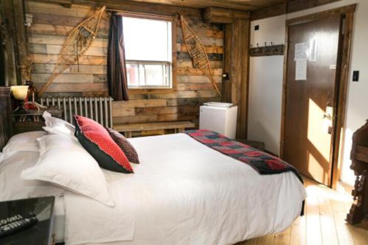 THE COCHRANE ROCKYVIEW HOTEL