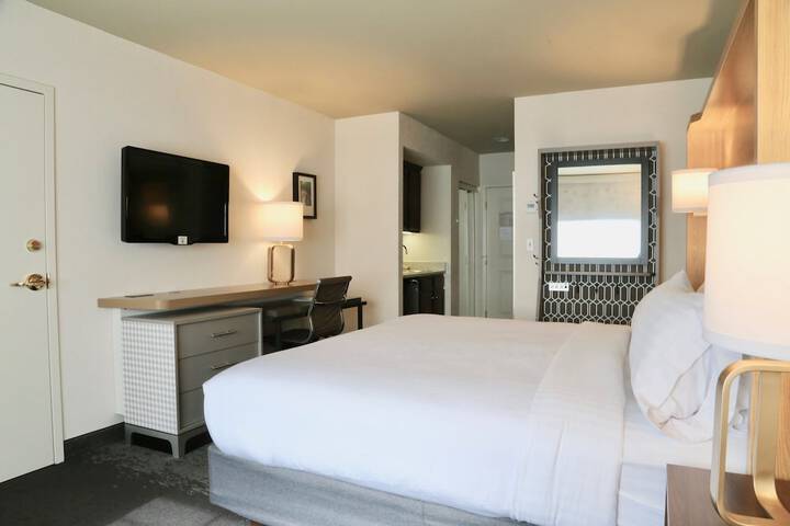 Room 17 of 42