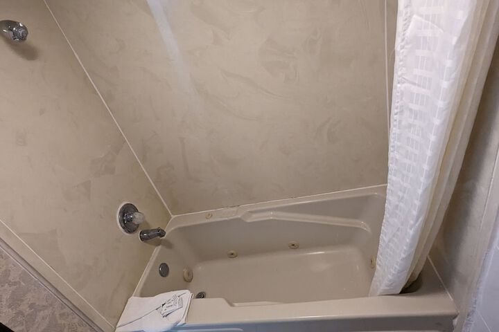Room 12 of 24