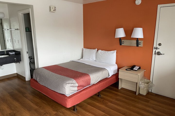Room 17 of 22