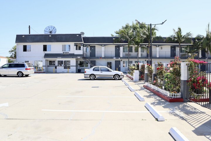 Value Inn Bellflower