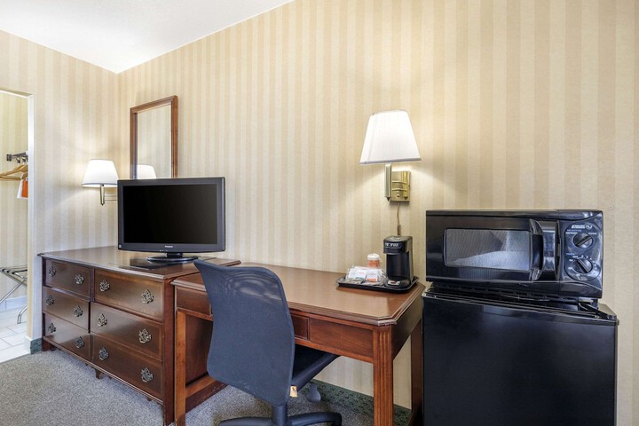 Room 31 of 43