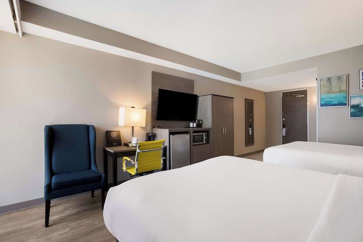 Room 10 of 41