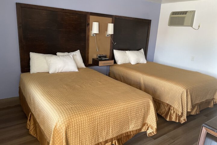 Room 5 of 28