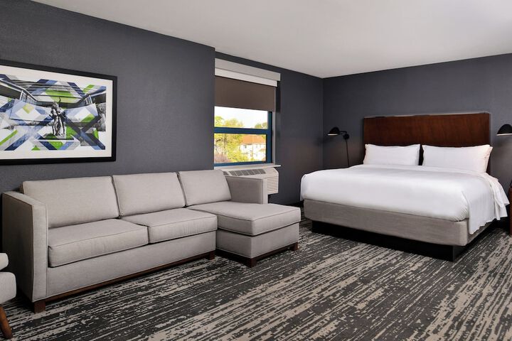 Room 18 of 25