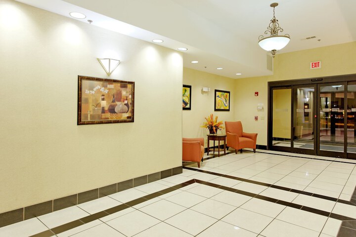 Holiday Inn Express Hotel & Suites Sylacauga by IHG