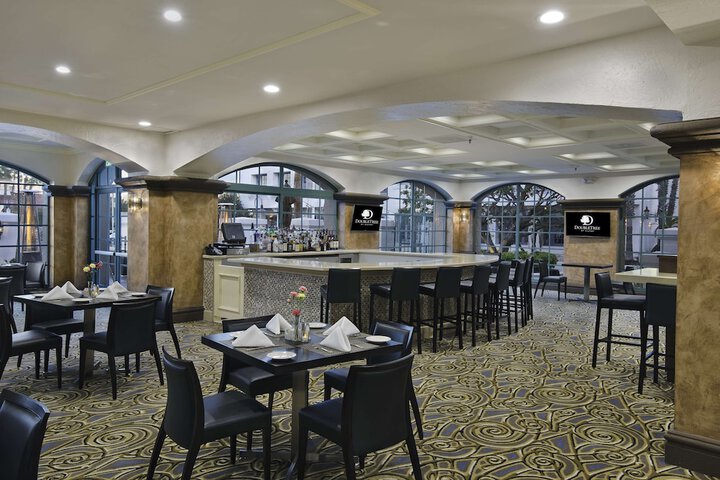 DoubleTree by Hilton San Pedro - Port of Los Angeles