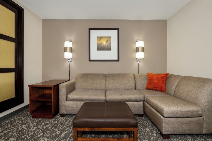 Room 28 of 47