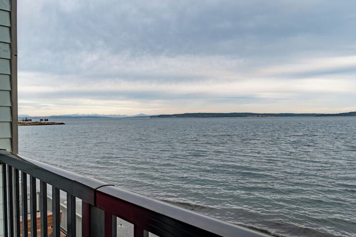 Water Front Inn