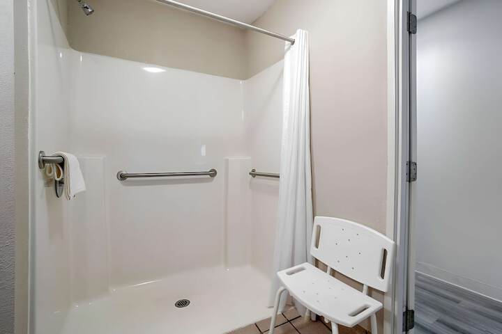 Room 12 of 21