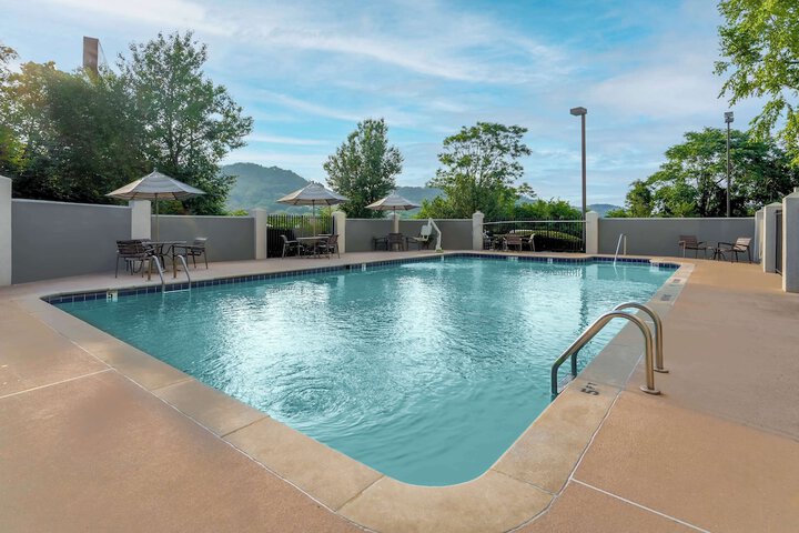 Pool 6 of 47