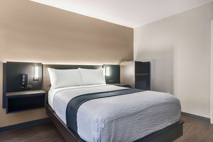 Motel 6 Issaquah WA - Seattle - East