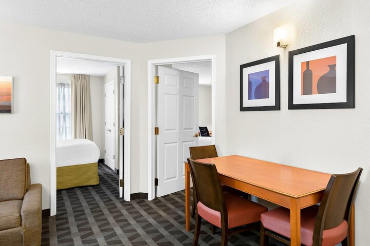 MainStay Suites Middleburg Heights Cleveland Airport