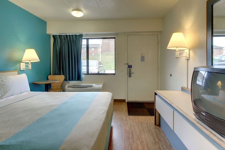 Room 19 of 29