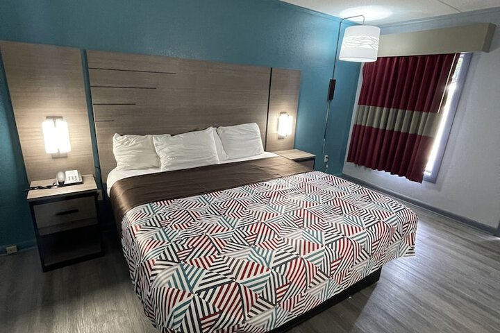 Room 10 of 22