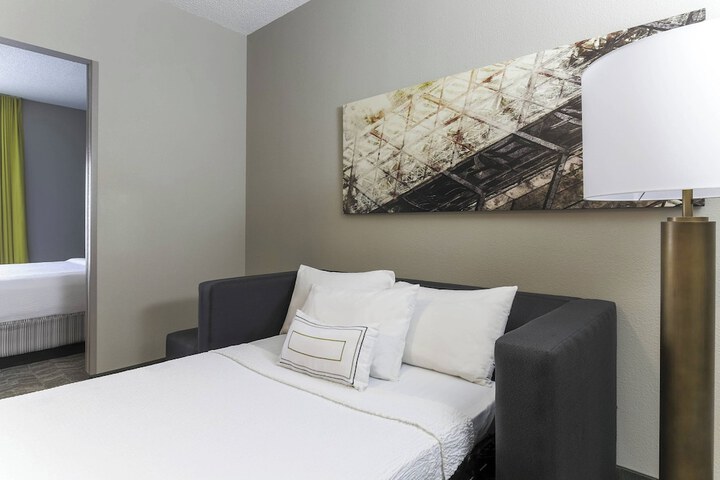 Room 15 of 30