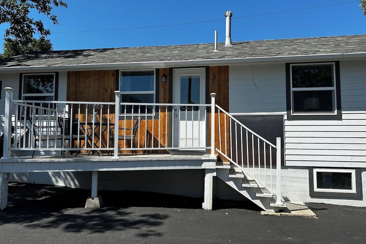 Lamplighter Cabins & Suites
