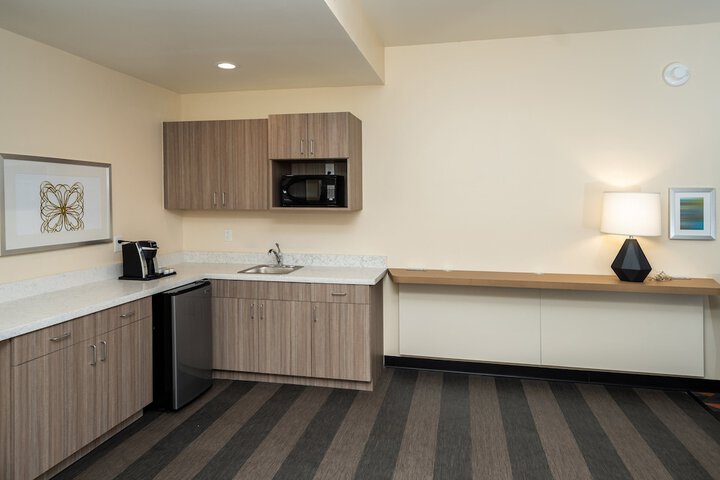Room 32 of 69