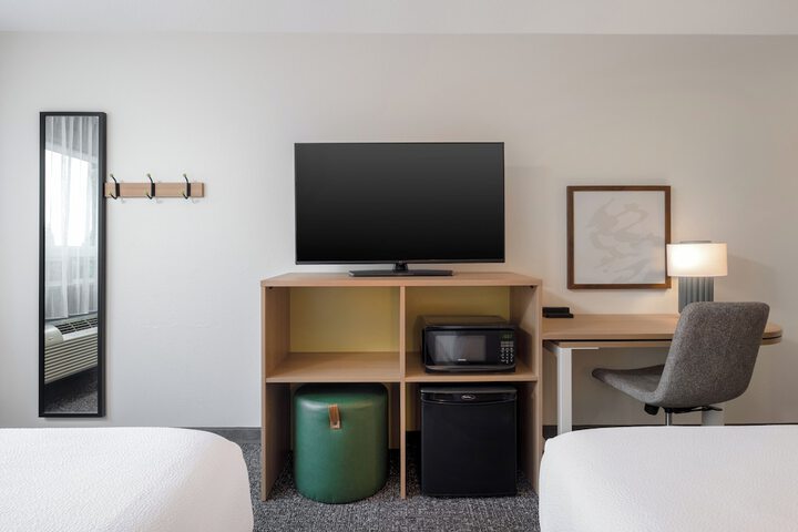 Spark by Hilton Springfield Eugene