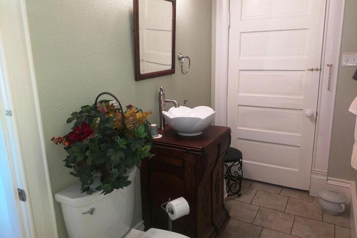 Sandstone Street Bed and Breakfast