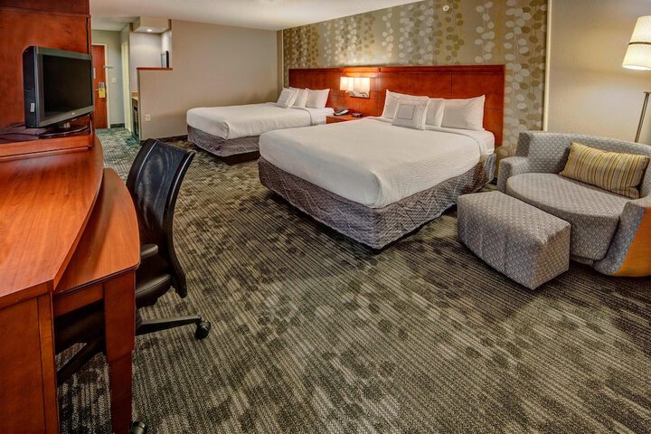 Room 13 of 33