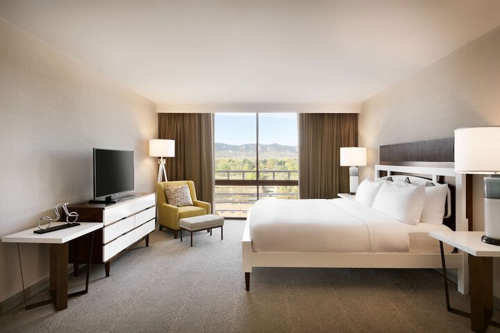 Room 43 of 62