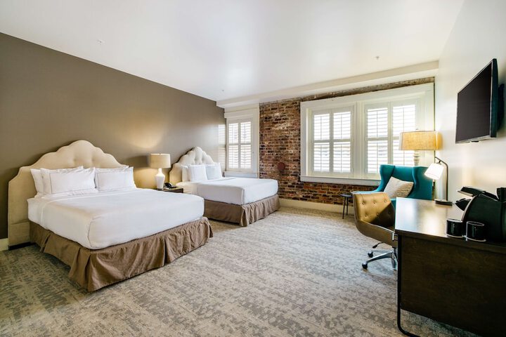 Room 29 of 104