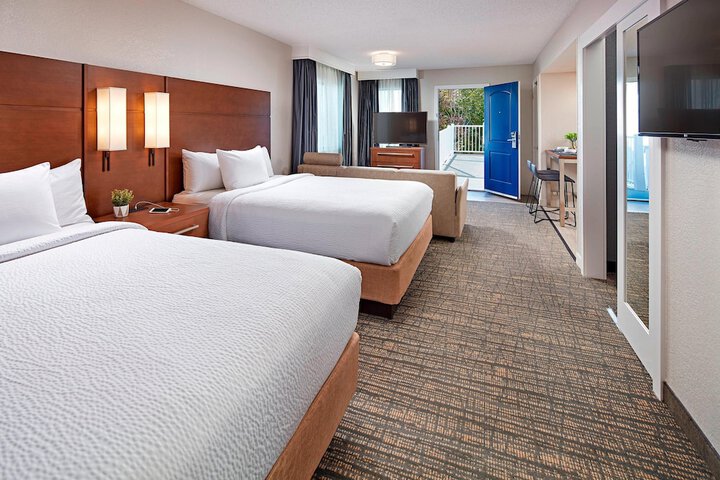 Room 21 of 34