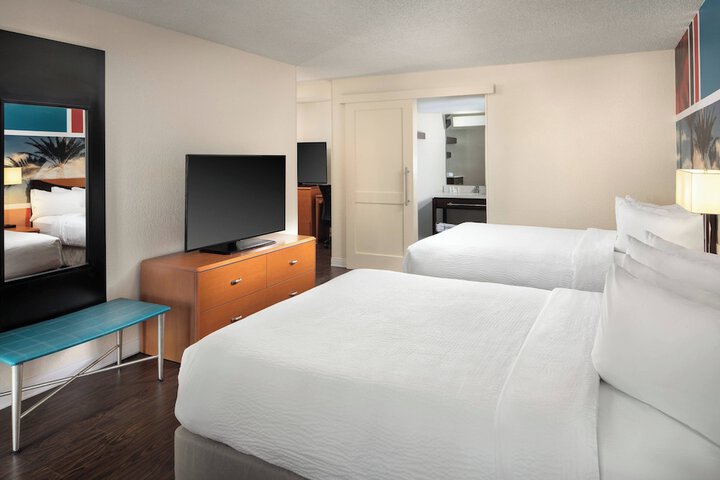 Room 14 of 40