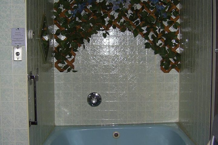Room 7 of 24