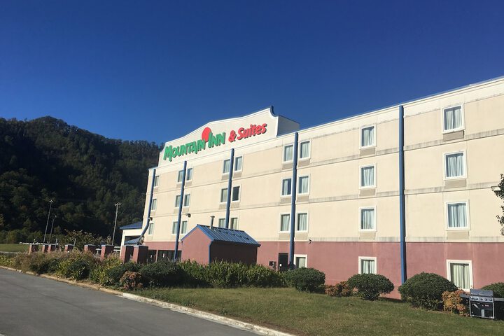 Mountain Inn & Suites