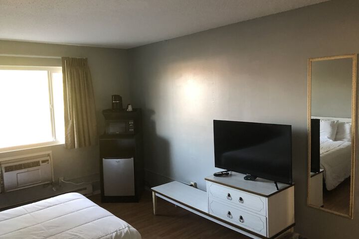 Room 10 of 42