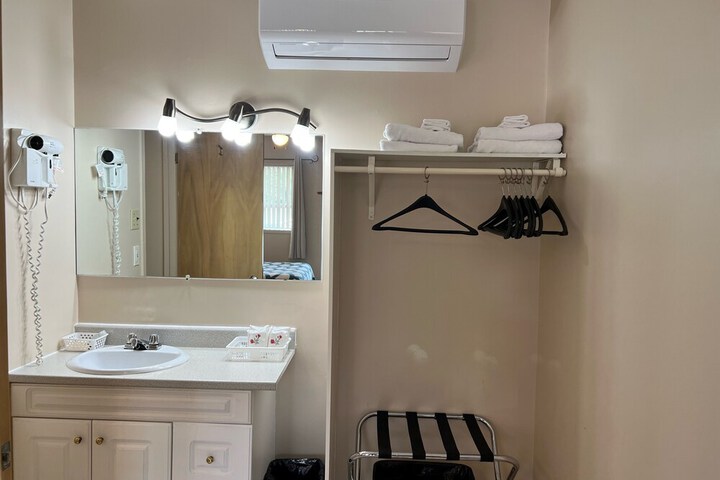Room 14 of 24