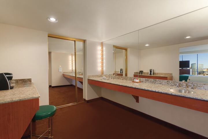 Room 63 of 134