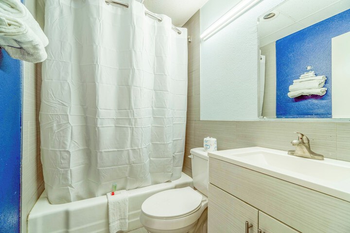 Room 43 of 59