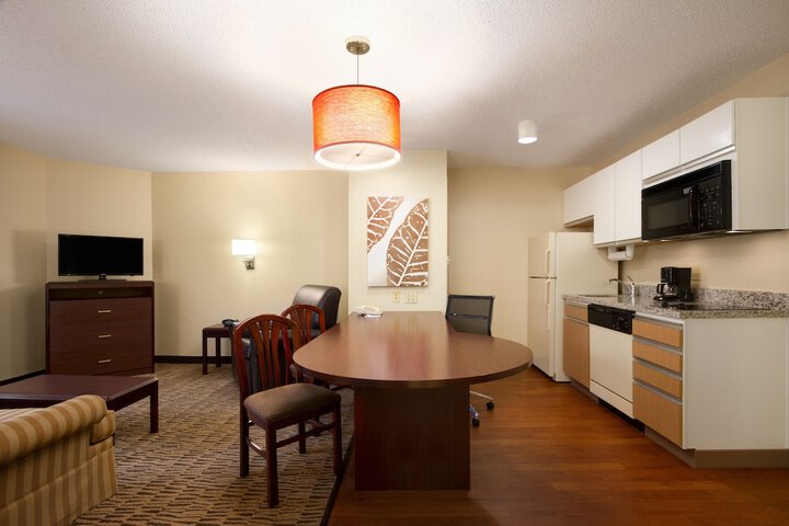 MainStay Suites Chicago Schaumburg