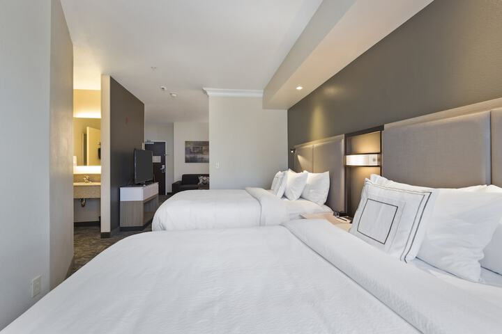 Room 17 of 25