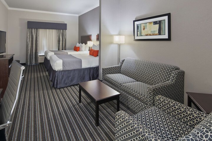 Room 8 of 26