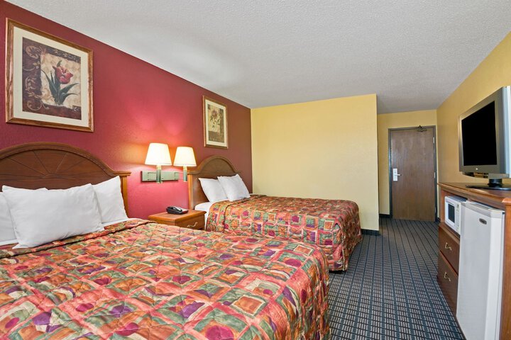 Room 8 of 13