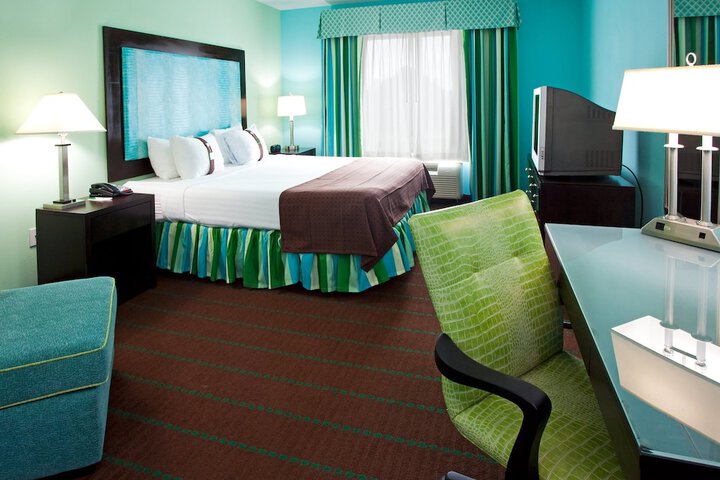 Room 12 of 35